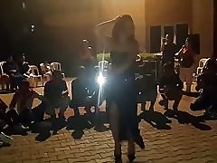 Thomas hrá jej skvelé deke mez