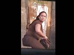 Zvedavý vyzerá ako to skočí mi mlieko