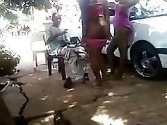 Hladké kurva-putaria na ulici